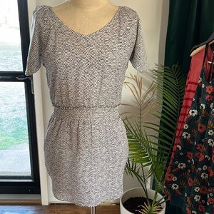 Bcbg black and white chevron xxs with pocket dress